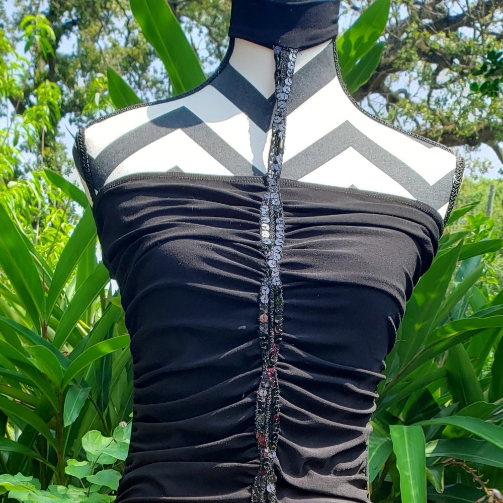 Dress - Picture 3 of 3